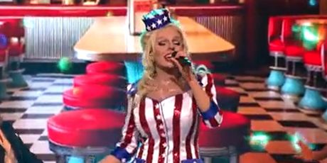 Nora Ćurković kao Dolly Parton