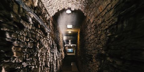 Podzemlje - prostor ispod Arene u kojem su gladijatori čekali borbe