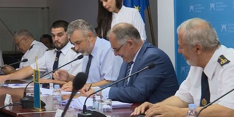 Ugovori o nabavi novih vatrogasnih vozila potpisani su danas u Splitsko-dalmatinskoj županiji (Foto: Vijesti Nove TV u 17)