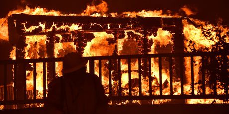 Požar u Kaliforniji prijeti kućama (Foto: AFP)