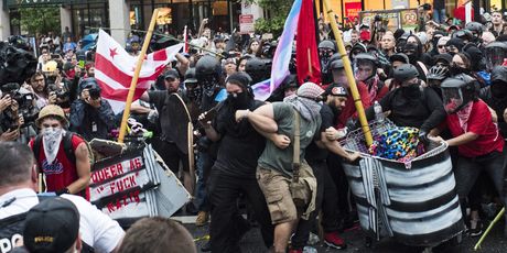 Godinu dana nakon nemira u Charlottesvilleu, održana okupljana neonacista i antifašista (Foto: AFP) - 3