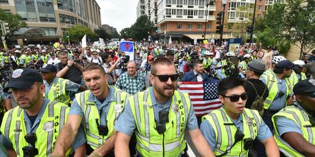 Godinu dana nakon nemira u Charlottesvilleu, održana okupljana neonacista i antifašista (Foto: AFP) - 5