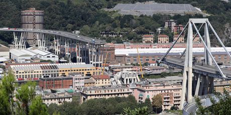 Potraga za preživjelima u Genovi (Foto: AFP)