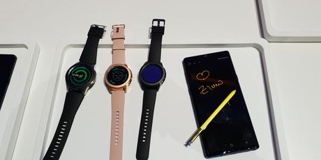 Samsung Galaxy Note9 i Samsung Galaxy Watch (Foto: Zimo)