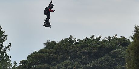 Franky Zapata flyboardom preletio La Manche (Foto: AFP)