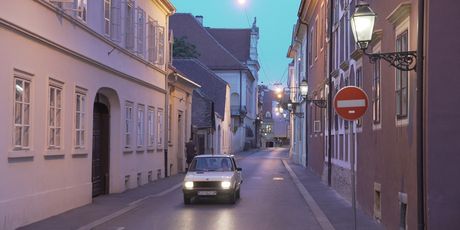 Noćna vožnja Zagrebom u Yugu