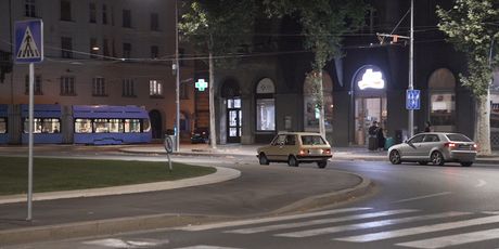 Noćna vožnja Zagrebom u Yugu