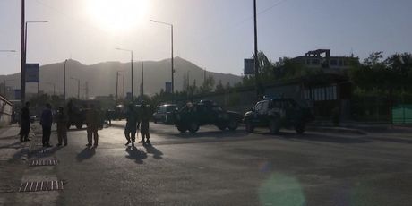 Bombaš samoubojica se raznio u automobilu u Kabulu (Foto: Screenshot/Reuters) - 4