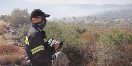 Grčki vatrogasac (Foto: Dnevnik.hr)