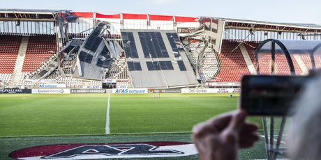 Vjetar srušio krov stadiona AZ Alkmaara (Foto: AFP)