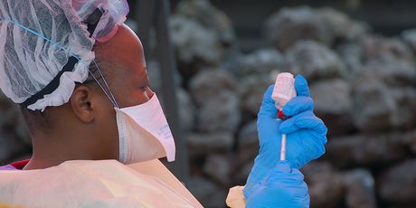 Cijepljenje protiv ebole (Foto: AFP)