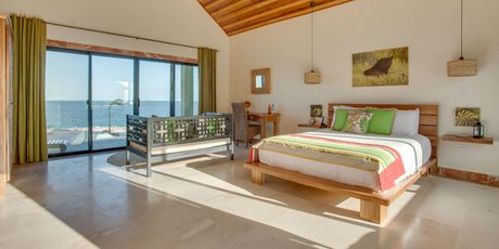 Little Harvest Caye - 2