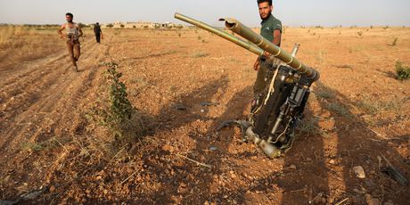 Džihadisti srušili zrakoplov sirijskog režima (Foto: AFP) - 2