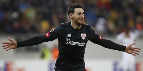 Aduriz slavi pogodak (Foto: AFP)