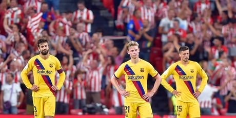 Razočarani igrači Barcelone (Foto: AFP)