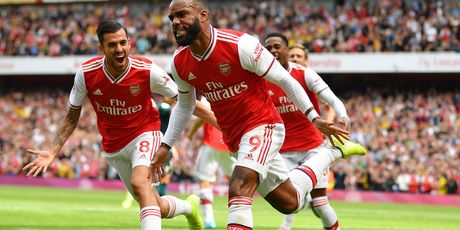 Arsenal zabija pogodak (Foto: AFP)