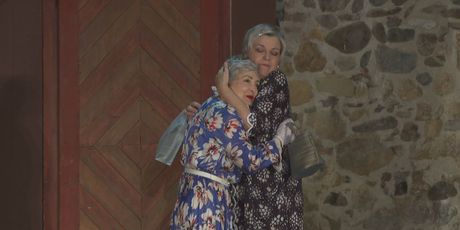 Slavica Knežević i Ankica Dobrić zagrljene(Foto: Dnevnik.hr)