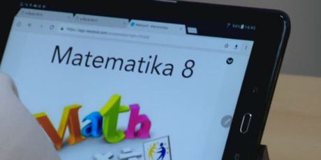 Učenje matematike na pametnom telefonu (Foto: Dnevnik.hr)