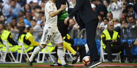 Luka Modrić i Zinedine Zidane (Foto: AFP)