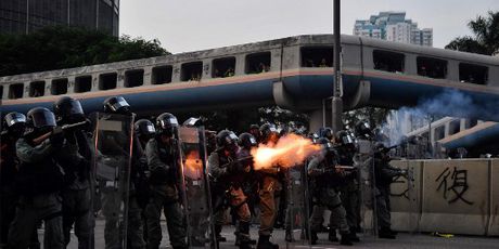 Novi neredi u Hong Kongu (Foto: AFP)