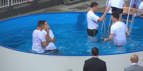 Nova krštenja (Foto: Dnevnik.hr)