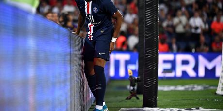 Ozlijeđeni Kylian Mbappe (Foto: AFP)