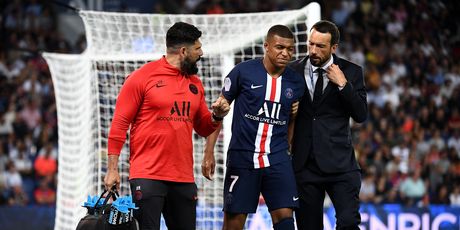 Ozlijeđeni Kylian Mbappe (Foto: AFP)