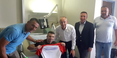 Ministar Krstičević posjetio ranjenog vojnika u bolnici u Njemačkoj (Foto: MORH)