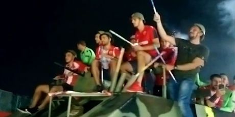 Igrači Zvezde sa šljemovima