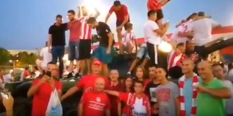 Navijači Zvezde na tenku (Screenshot)