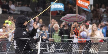 Mlada aktivistica završila petnaestodnevnu plovidbu jedrilicom (Foto: Johannes EISELE / AFP)