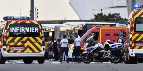 Napad nožem kod Lyona u Francuskoj (Foto: AFP) - 2