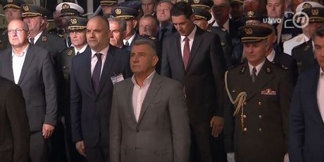 Ante Gotovina prije govora u Kninu