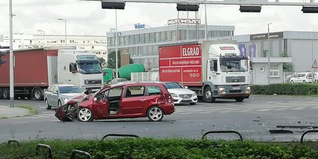 Sudar kombija i osobnog vozila u Zagrebu