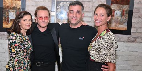 Christy Turlington, Bono Vox i Danis Tanović
