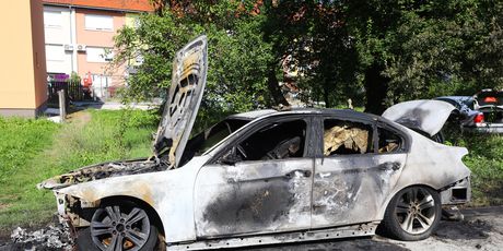 Zapaljeni automobili na Stenjevcu u Zagrebu - 1