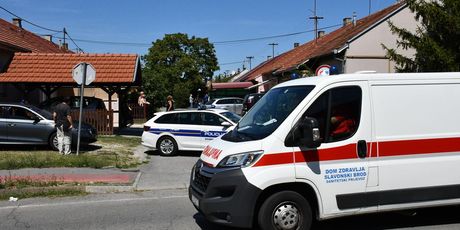 U kući u Slavoniji pronađena dva ozlijeđena muškarca: Jedan je umro, drugi se bori za život - 1