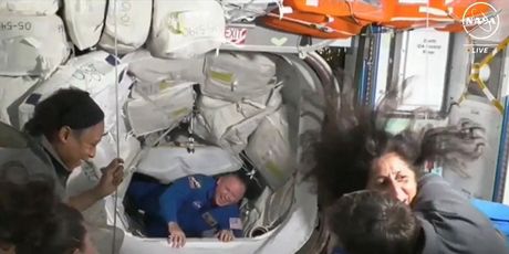 Zapeli u svemiru - 1