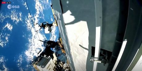 Zapeli u svemiru - 4