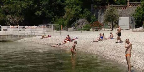 Onečišćeno more na plaži Ičići - 4