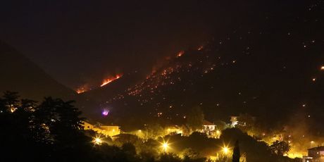 Požar kod Žrnovnice približio se mjestu - 2