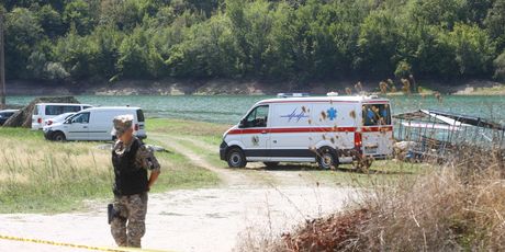 Vojni helikopter srušio se u jezero u BiH - 1