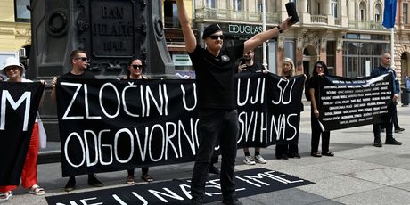 Antiratna akcija u centru Zagreba - 4