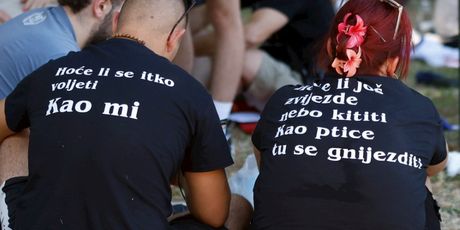 Obožavatelji pred Thompsonov koncert - 1