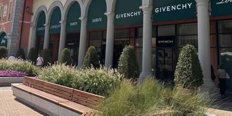 Serravalle Designer Outlet - 8
