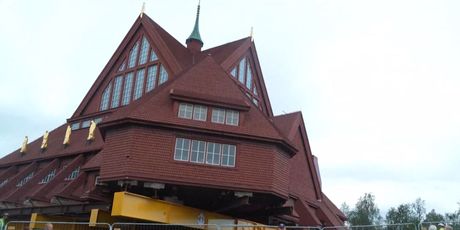 Počela je selidba crkve u Švedskoj! - 1