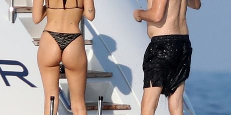 Leonardo DiCaprio i Vittoria Ceretti na jahti - 2