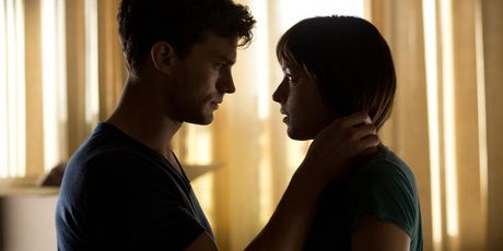 Jamie Dornan i Dakota Johnson u Fifty Shades of Grey