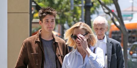 Julian Murray Stern, Lisa Kudrow