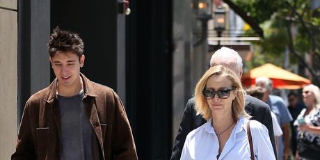 Julian Murray Stern, Lisa Kudrow
